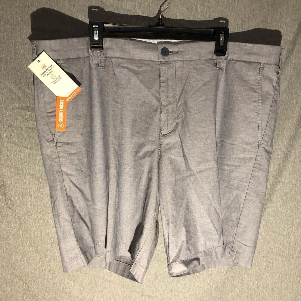 NWT Gray Dockers Supreme Flex Smart Series Ultimate Shorts Mens Size 42